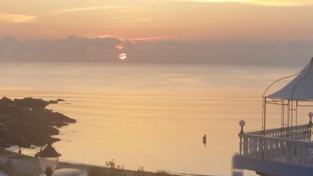 Lotos Hotel Sozopol 2*,