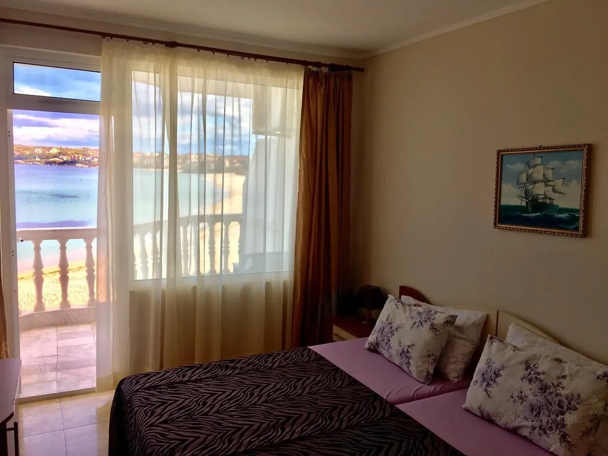 Lotos Hotel Sozopol 2*,