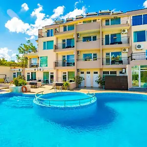 Selena Family Hotel